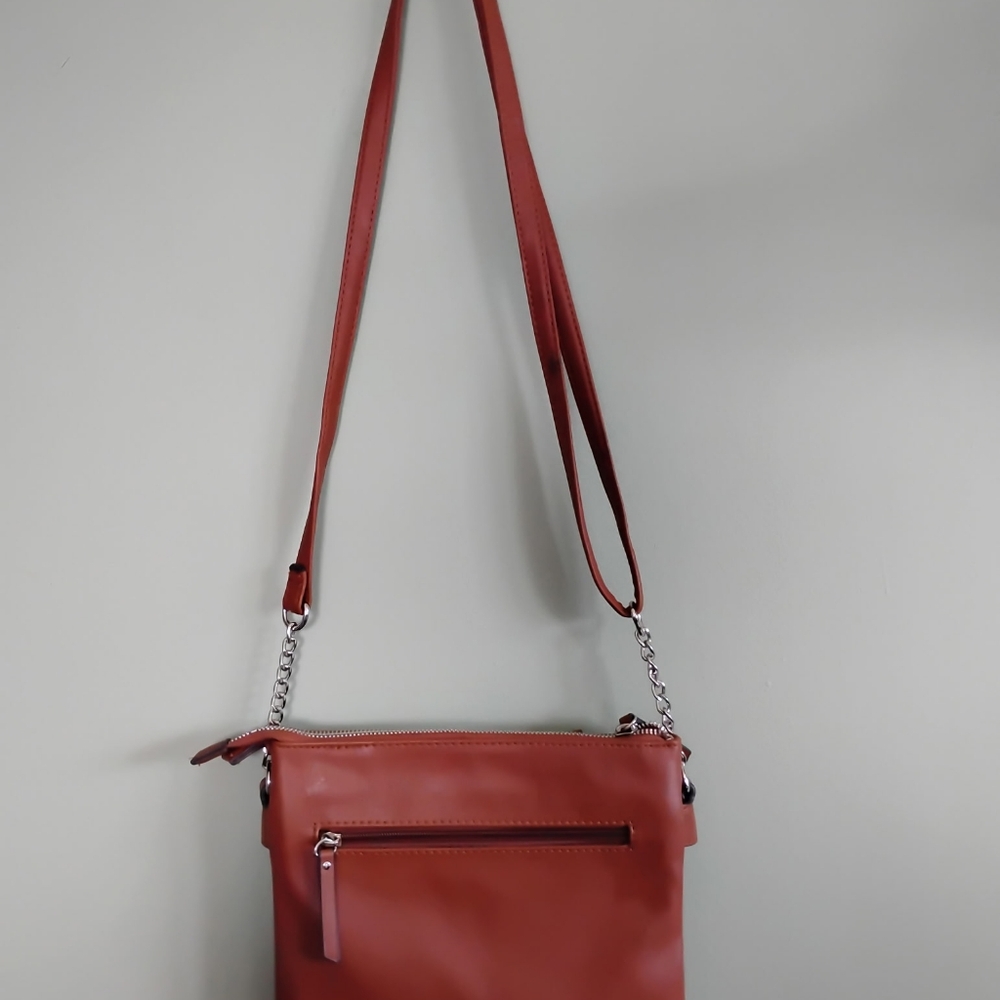 Brown Leather Crossbody Bag with Adjustable Strap